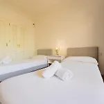Apartment With Large Terrace, Swimming Pool And Areas, Next To Puerto Banus Marbella