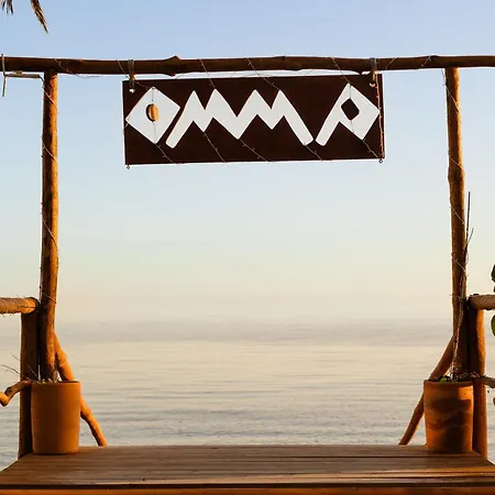 With Large Terrace, Swimming Pool And Areas, Next To Puerto Banus アパート マルベーリャ