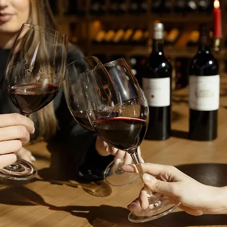 With Large Terrace, Swimming Pool And Areas, Next To Puerto Banus Апартаменты Марбелья