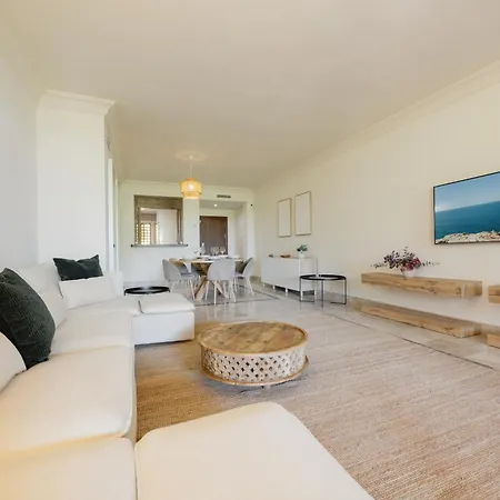 アパート With Large Terrace, Swimming Pool And Areas, Next To Puerto Banus マルベーリャ