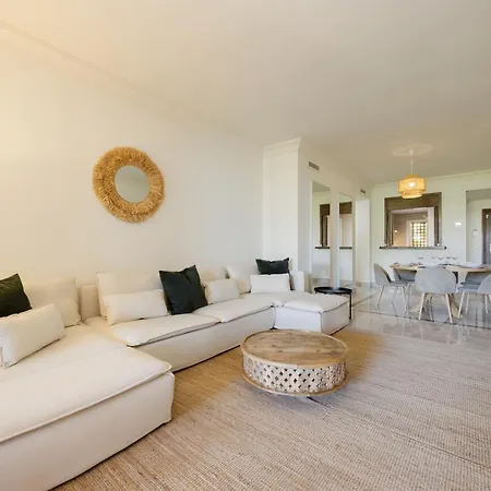 Апартаменты With Large Terrace, Swimming Pool And Areas, Next To Puerto Banus *