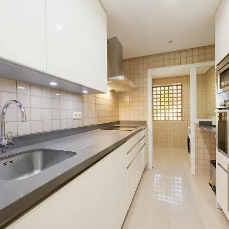 With Large Terrace, Swimming Pool And Areas, Next To Puerto Banus Апартаменты Марбелья