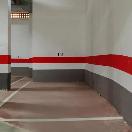 With Large Terrace, Swimming Pool And Areas, Next To Puerto Banus * Марбелья