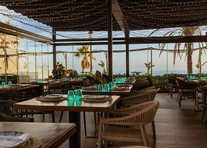 Apartament With Large Terrace, Swimming Pool And Areas, Next To Puerto Banus *